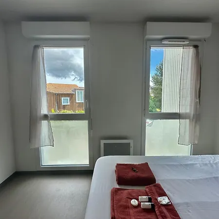 13 Min - Parking - Menage & Linge Inclus * لا روشيل