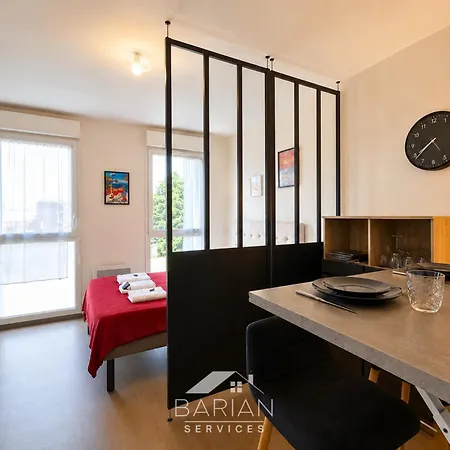 Апартаменты 13 Min - Parking - Menage & Linge Inclus Ла-Рошель