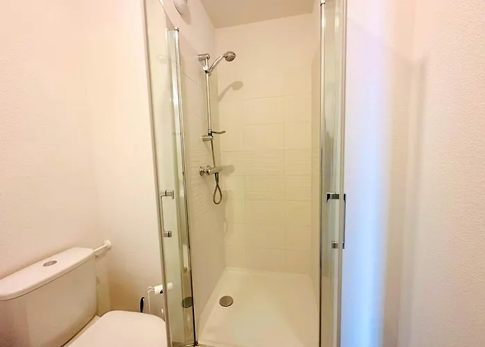 13 Min - Parking - Menage & Linge Inclus 拉罗歇尔